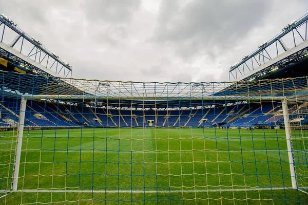 KHARKIV, UKRAINE - 3 Nisan 2021: OSK Metalist Stadyumu. Boş stadyum