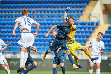 KHARKIV, UKRAINE - 19 Nisan 2021: Ukrayna Profesyonel Lig FC Metal - FC Mykolaiv-2 maçı