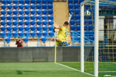 KHARKIV, UKRAINE - 19 Nisan 2021: Ukrayna Profesyonel Lig FC Metal - FC Mykolaiv-2 maçı