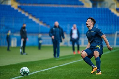 KHARKIV, UKRAINE - 19 Nisan 2021: Ukrayna Profesyonel Lig FC Metal - FC Mykolaiv-2 maçı