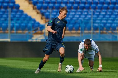 KHARKIV, UKRAINE - 19 Nisan 2021: Ukrayna Profesyonel Lig FC Metal - FC Mykolaiv-2 maçı