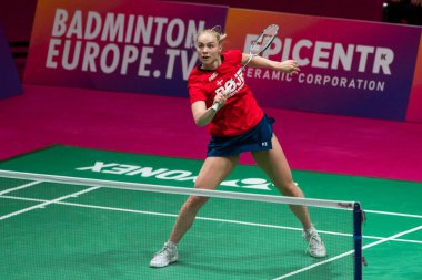 KYIV, UKRAINE - 30 Nisan 2021: badminton maçı sırasında Alexandra BOJE. 2020 Avrupa Şampiyonası. Çeyrek final raundu. 