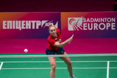 KYIV, UKRAINE - 30 Nisan 2021: badminton maçı sırasında Alexandra BOJE. 2020 Avrupa Şampiyonası. Çeyrek final raundu. 