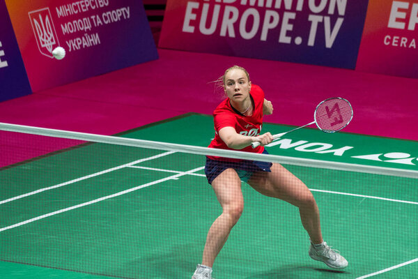КИЕВ, УКРАИНА - 30 апреля 2021: Александра БОЙ во время матча по бадминтону. Чемпионат Европы 2020. Четвертьфинальный раунд. 