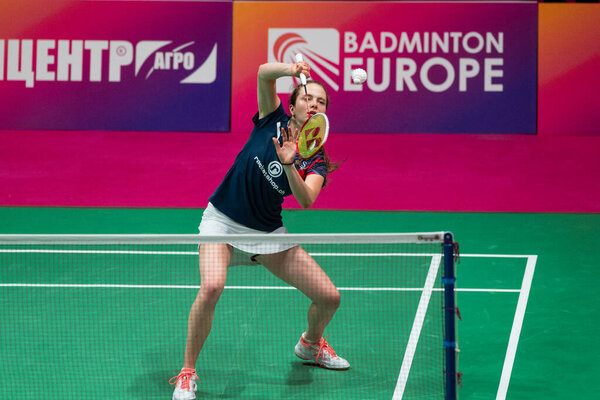 КИЕВ, УКРАИНА - 30 апреля 2021 года: Алина МАЛЛЕР во время матча по бадминтону. Чемпионат Европы 2020. Четвертьфинальный раунд. 
