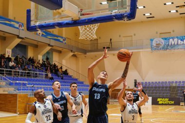 KHARKIV, UKRAINE - 5 Mayıs 2021: Ukrayna Süper Ligi maçı BC Sokoly BC Dnepr 'e karşı