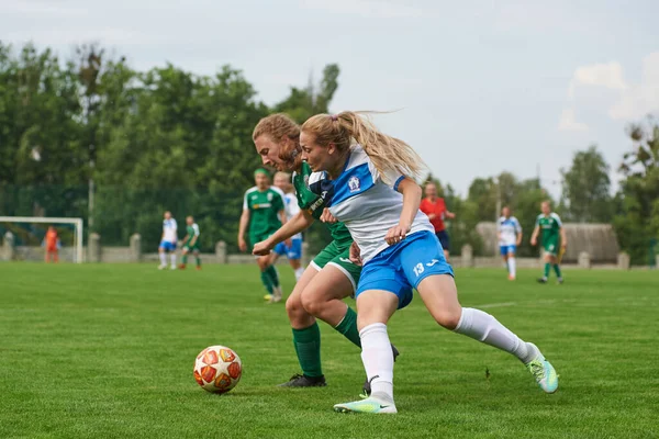 Kharkiv Ukraine Maj 2021 Kvinna Fotbollsmatch Zhilstroi Karpaty Offentliga Evenemang — Stockfoto