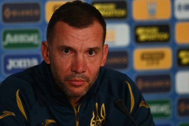 Kharkiv, Ukrayna - 2 Haziran 2021: Kuzey İrlanda maçından önce Ukrayna milli takımı teknik direktörü Andrii Shevchenko 'nun basın toplantısı.