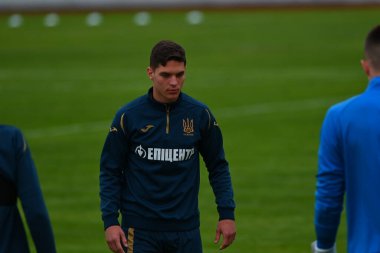 Kharkiv, Ukrayna - 2 Haziran 2021: Georgia Sudakov. Futbol maçı Kuzey İrlanda 'ya karşı oynanmadan önce Ukrayna milli takımının açık eğitimi.