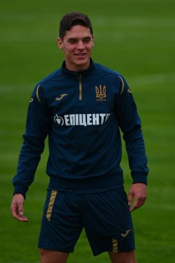 Kharkiv, Ukrayna - 2 Haziran 2021: Georgia Sudakov. Futbol maçı Kuzey İrlanda 'ya karşı oynanmadan önce Ukrayna milli takımının açık eğitimi.