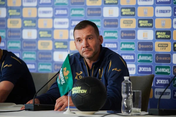 Kharkiv, Ukrayna - 6 Haziran 2021: Ukrayna milli takımının genel müdürü Andriy Shevchenko
