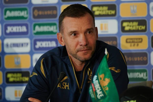 Kharkiv, Ukrayna - 6 Haziran 2021: Ukrayna milli takımının genel müdürü Andriy Shevchenko