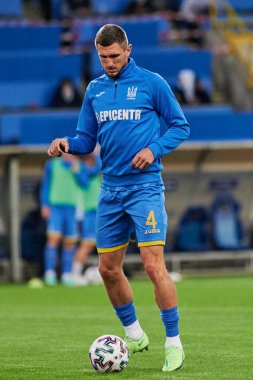 KYIV, UKRAINE - 28 Mart 2021: Serhiy Kryvtsov (4). Ukrayna Kıbrıs 'a karşı futbol maçı 