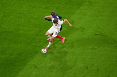 Münih, Almanya - 15 Haziran 2021: EURO 2020. Thomas Muller (25) - N 'Golo Kante (13) Fransa-Almanya futbol karşılaşması
