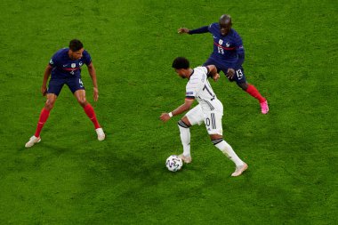 MUNICH, Almanya - 15 Haziran 2021: Serge Gnabry (10) EURO 2020. Fransa Almanya 'ya karşı futbol maçı