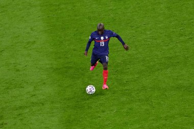 MUNICH, Almanya - 15 Haziran 2021: N 'Golo Kante (13) EURO 2020. Fransa Almanya 'ya karşı futbol maçı