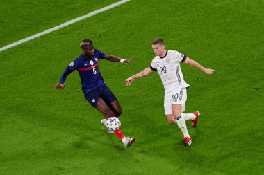 MUNİH, GERMANY - 15 Haziran 2021: Robin Gosens (20) - Paul Pogba (6) EURO 2020. Fransa Almanya 'ya karşı futbol maçı