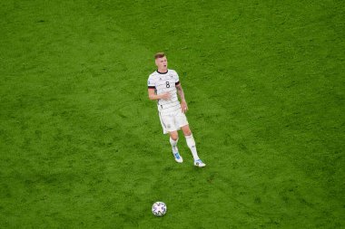 MUNİH, GERMANY - 15 Haziran 2021: Toni Kroos (8), EURO 2020. Fransa Almanya 'ya karşı futbol maçı
