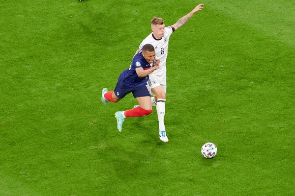 Mnichov Německo Června2021 Kylian Mbappe Toni Kroos Euro2020 Fotbalový Zápas — Stock fotografie