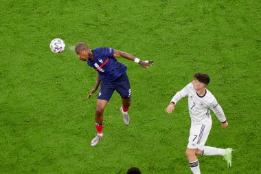 MUNİH, GERMANY - 15 Haziran 2021: Presnel Kimpembe (3) - Kai Havertz (7) EURO 2020. Fransa Almanya 'ya karşı futbol maçı