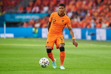 AMSTERDAM, NETHERLANDS - 13 Haziran 2021: Patrick van Aanholt (12). EURO 2020. Ukrayna, Hollanda 'ya karşı.