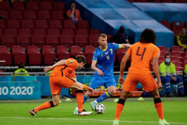 AMSTERDAM, NETHERLANDS - 13 Haziran 2021: Andriy Yarmolenko (7), EURO 2020. Ukrayna, Hollanda 'ya karşı.