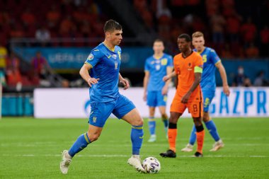 AMSTERDAM, NETHERLANDS - 13 Haziran 2021: EURO 2020. Ruslan Malinovskyi (8) Futbol maçı Ukrayna 'ya karşı Hollanda