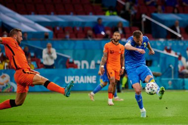AMSTERDAM, NETHERLANDS - 13 Haziran 2021: Andriy Yarmolenko (7) EURO 2020. Ukrayna, Hollanda 'ya karşı.