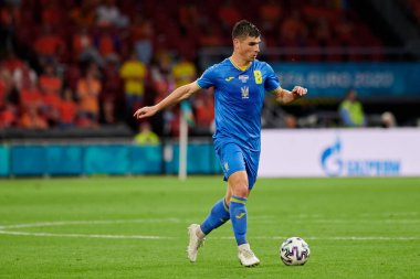 AMSTERDAM, NETHERLANDS - 13 Haziran 2021: EURO 2020. Ruslan Malinovskyi (8) Futbol maçı Ukrayna 'ya karşı Hollanda