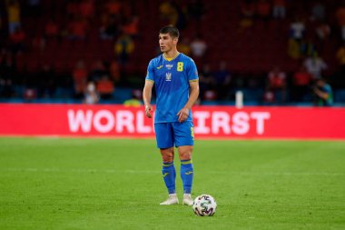 AMSTERDAM, NETHERLANDS - 13 Haziran 2021: Ruslan Malinovskyi (8), EURO 2020. Ukrayna, Hollanda 'ya karşı.