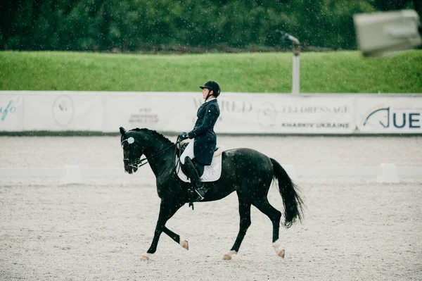 Kharkiv, Ukrayna - 11 Haziran 2021: Fei Dressage Dünya Kupası Kharkiv 2021