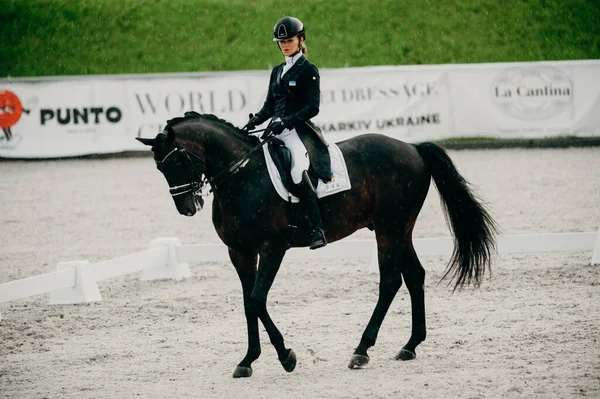 Kharkiv, Ukrayna - 11 Haziran 2021: Fei Dressage Dünya Kupası Kharkiv 2021