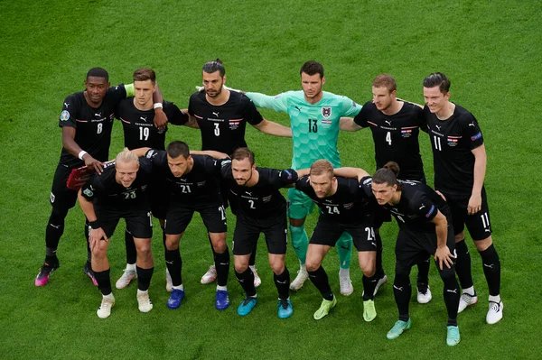 AMSTERDAM, NETHERLANDS - 17 Haziran 2021: Avusturya takım fotoğrafı EURO 2020. Hollanda ile Avusturya arasındaki futbol maçı