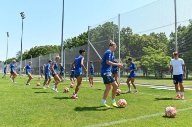 KHARKIV, UKRAINE - 26 Haziran 2021: Women FC Zhytlobud-1. Sezon öncesi eğitim kampı.. 
