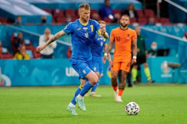 AMSTERDAM, NETHERLANDS - 13 Haziran 2021: Andriy Yarmolenko (7), EURO 2020. Ukrayna, Hollanda 'ya karşı.