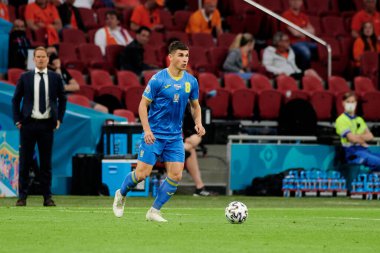 AMSTERDAM, NETHERLANDS - 13 Haziran 2021: Ruslan Malinovskyi (8), EURO 2020. Ukrayna, Hollanda 'ya karşı.