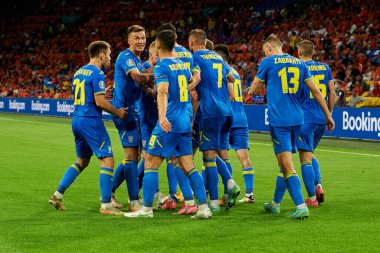 AMSTERDAM, NETHERLANDS - 13 Haziran 2021: Ukrayna Milli Takımı oyuncuları. EURO 2020. Ukrayna, Hollanda 'ya karşı.