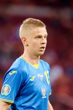 AMSTERDAM, NETHERLANDS - 13 Haziran 2021: Oleksandr Zinchenko (17) EURO 2020. Ukrayna, Hollanda 'ya karşı.
