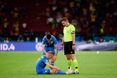 AMSTERDAM, NETHERLANDS - 13 Haziran 2021: Oleksandr Zinchenko (17) EURO 2020. Ukrayna, Hollanda 'ya karşı.