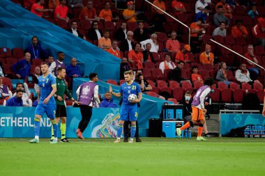 AMSTERDAM, NETHERLANDS - 13 Haziran 2021: Oleksandr Karavaev (21) EURO 2020. Ukrayna, Hollanda 'ya karşı.