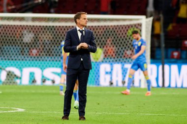 AMSTERDAM, NETHERLANDS - 13 Haziran 2021: EURO 2020 boyunca Frank de Boer. Ukrayna, Hollanda 'ya karşı.