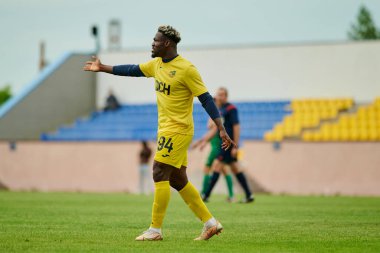 KHARKIV, UKRAINE - 6 Temmuz 2021 Brayan Riascos. Merkez-İleri. Sezon öncesi futbol maçı FC Metalisti - FC Kvadro