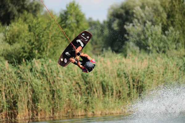 Kharkiv Ukrajina Července 2021 Mistrovství Ukrajiny Wakeboardista Předvádění Triků Dovedností — Stock fotografie