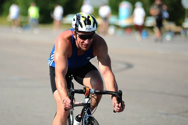 Kharkiv Ucrania Agosto 2021 Atleta Las Competiciones Del Triatlón Iron —  Fotos de Stock