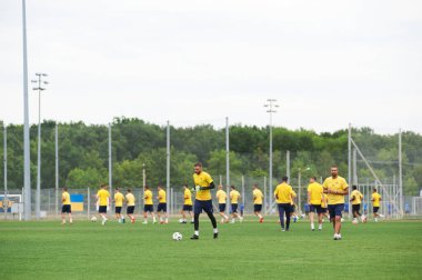 Kharkiv, Ukrayna - 5 Ağustos 2021: UPL şampiyonası Metalisti 1925 Chornomorec maçından önce açık antrenman