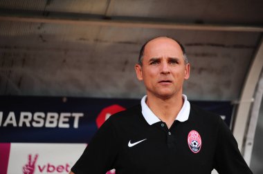 Zaporizhzhia, Ukrayna - 7 Ağustos 2021: Viktor Skripnik. UPL şampiyonası FC Zorya Luhansk FC Dinamo Kyiv 'e karşı.