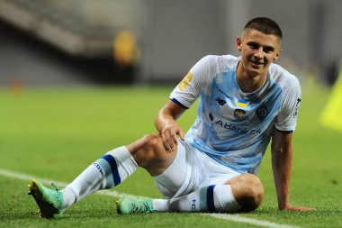 Zaporizhzhia, Ukrayna - 7 Ağustos 2021: Vitaliy Mykolenko. UPL şampiyonası FC Zorya Luhansk FC Dinamo Kyiv 'e karşı.