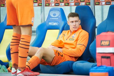 KYIV, UKRAINE - 13 Ağustos 2021: savunma oyuncusu Mykola Matviyenko (22). Shakhtar Donetsk - Metallist-1925 Kharkiv maçı