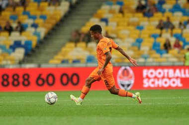 KYIV, UKRAINE - 13 Ağustos 2021: Orta saha oyuncusu Marcos Antonio (8). Shakhtar Donetsk - Metallist-1925 Kharkiv maçı