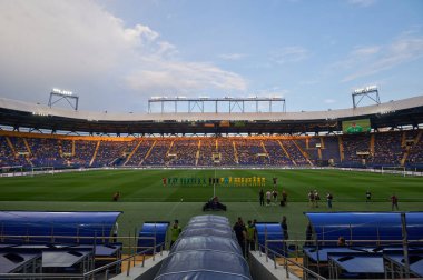 KHARKIV, UKRAINE - 22 Ağustos 2021 Metalist Stadyum. Metalci, Obolon 'a karşı.